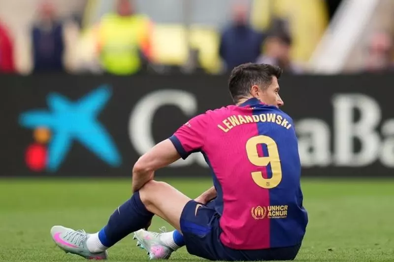 ليفاندوفسكي يكشف في كتابه الجديد: برشلونة طلب مني التوقف عن تسجيل الأهداف